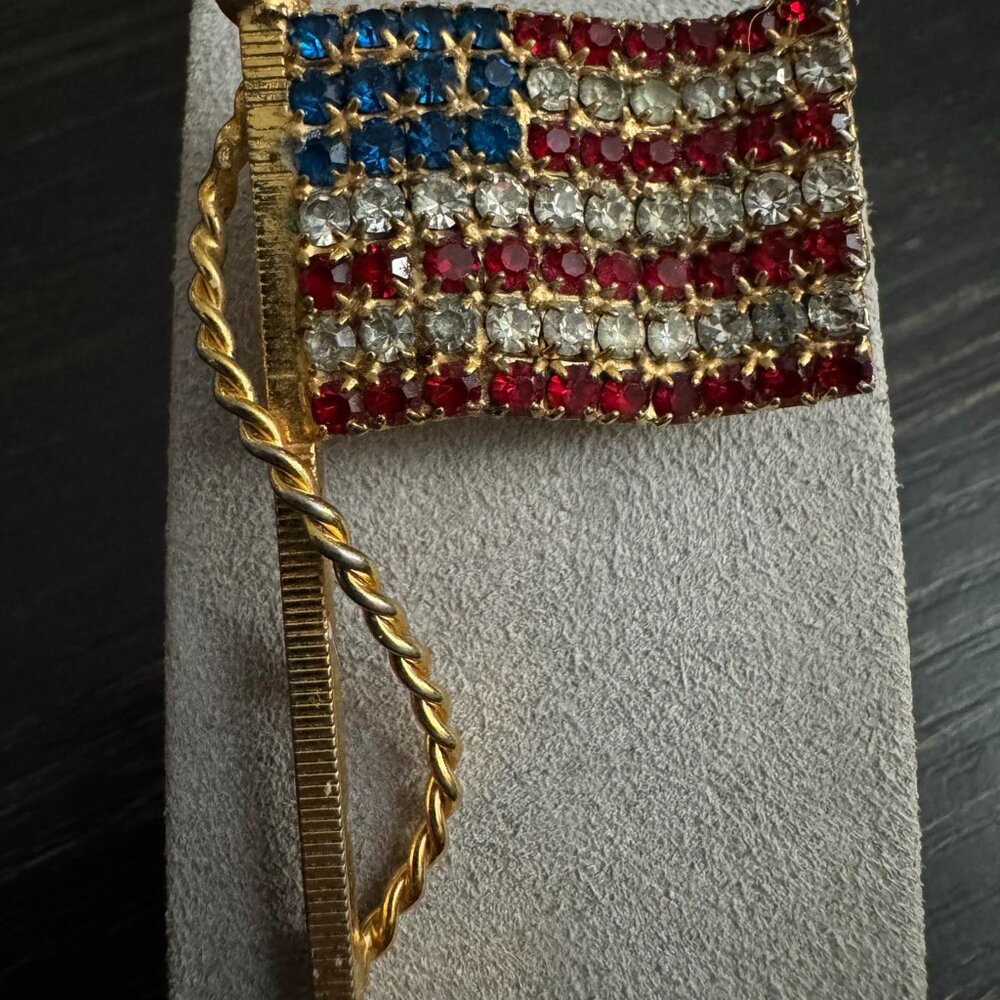 Vintage American Flag Brooch